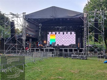 Chonabibe Festiwal to największy lubelski festiwal związany z muzyką miejską. Przez dwa dni zabawy nad zalewem zemborzyckim w Lublinie