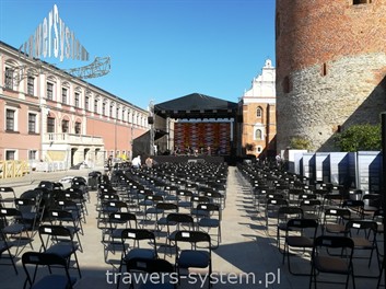 Realizacja sceniczna na dziedzińcu Zamku Lubelskiego
